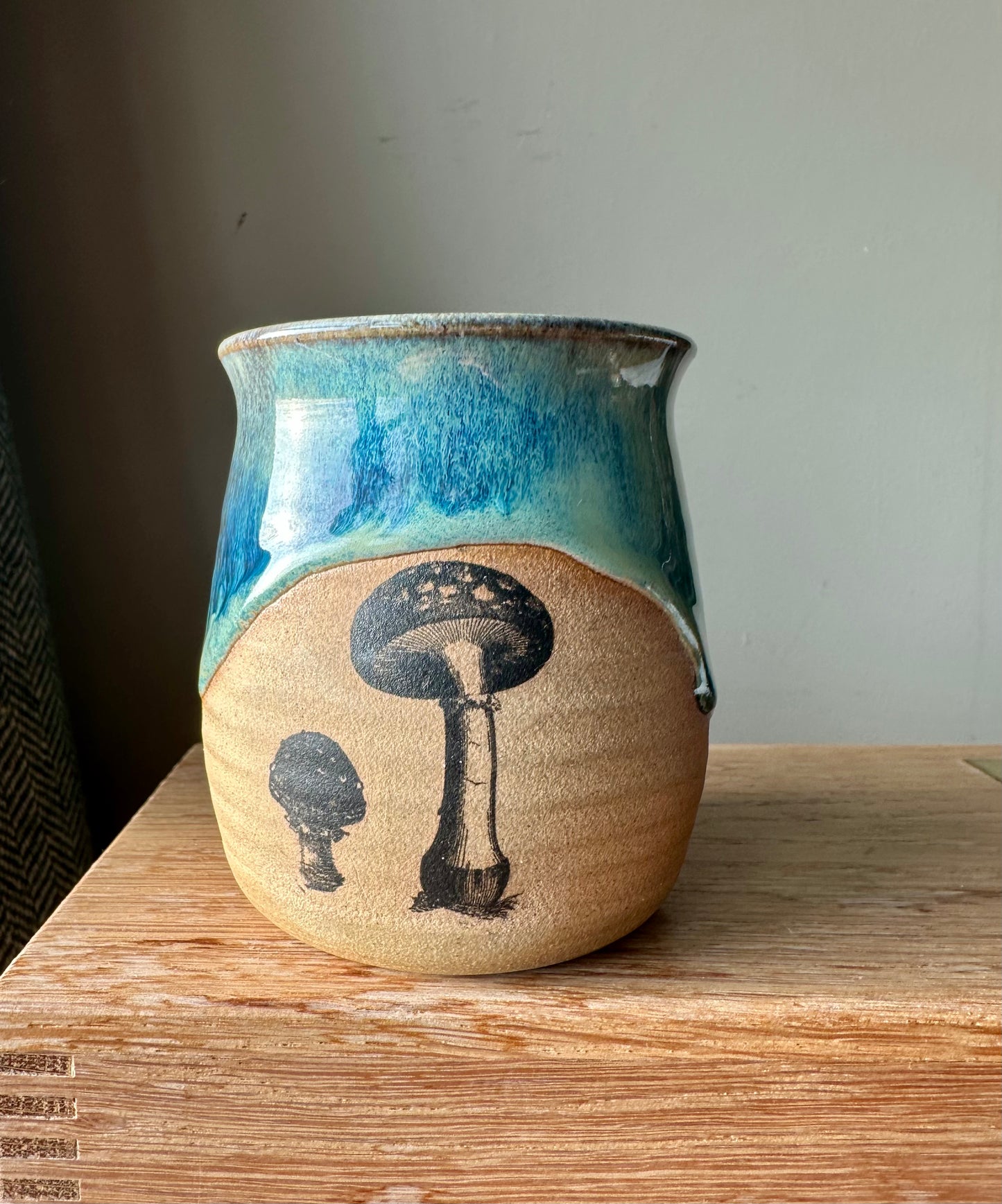 Shroom handle-less Mug